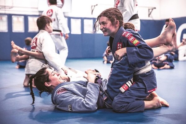 Jiu-jitsu classes for the whole family near Tustin, CA at Gracie Barra Santa Ana | Phone: +1 (714) 925-9393