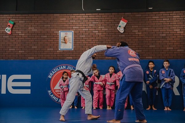 Gracie Barra Santa: Where to find it the most professional jiu jitsu gym in Santa Ana | Phone: +1 (714) 925-9393 Gracie Barra Santa: Where to find it the most professional jiu jitsu gym in Santa Ana | Phone: +1 (714) 925-9393