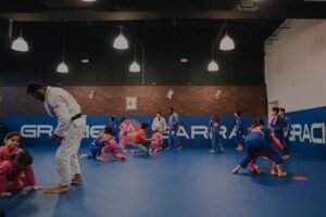Not sure how to do it: Start your jiu jitsu classes at Gracie Barra Santa Ana | Phone: +1 (714) 925-9393