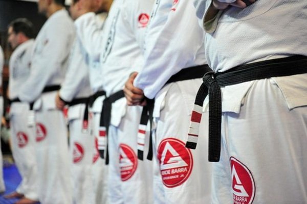 Gracie Barra Santa Ana: Who offers the premier self-defense training for adults in Southern California | Phone: +1 (714) 925-9393