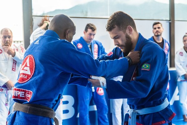 Gracie Barra California: Where to learn adult self defense for adults in Orange County | Phone: +1 (714) 925-9393