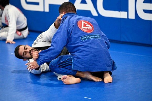 Gracie Barra Santa Ana: What are the fundamental jiu jitsu moves that every beginner should learn first | Phone: +1 (714) 925-9393