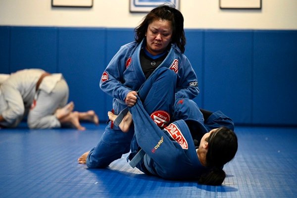 Gracie Barra Santa Ana: Why should every woman in Santa Ana learn ground based self defense | Phone: +1 (714) 925-9393