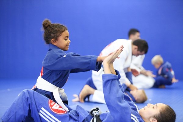Gracie Barra Santa Ana: What do parents look for in jiu jitsu classes for kids in California | Phone: +1 (714) 925-9393