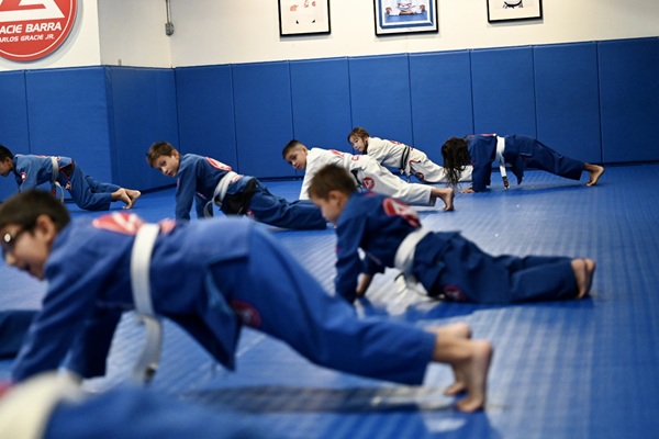 Gracie Barra Santa Ana: How Does Kids Jiu Jitsu Promote Healthy Habits | Phone: +1 (714) 925-9393